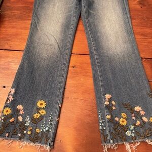 Embroidered Raw Hem Driftwood Colette Cropped Jeans 29W